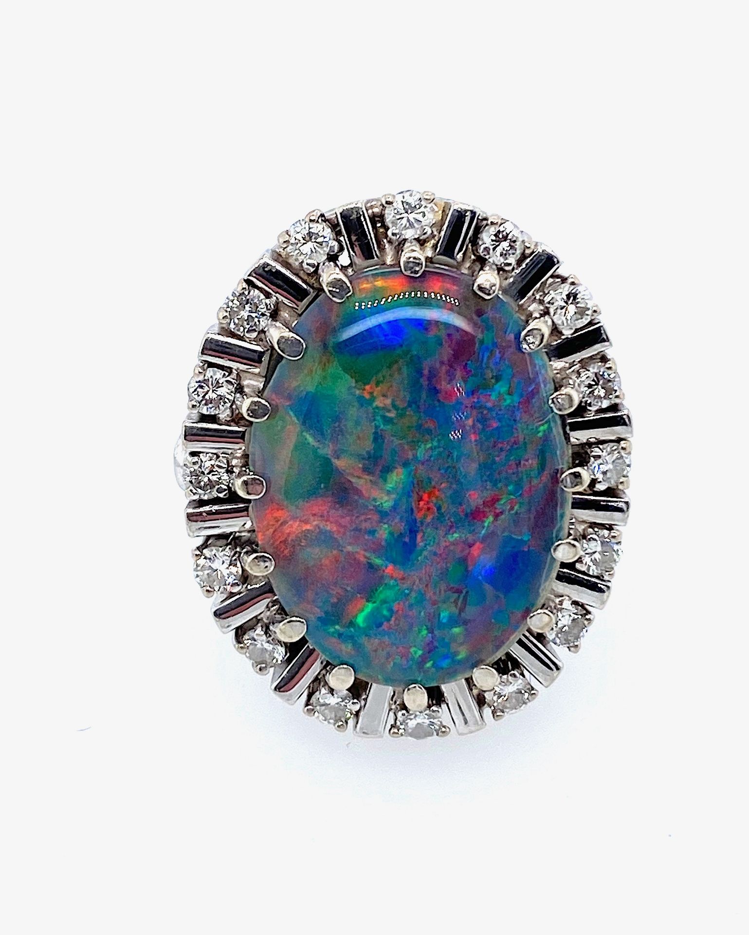 Vintage ring with total ca. 0,30 ct brilliants and opal triplet