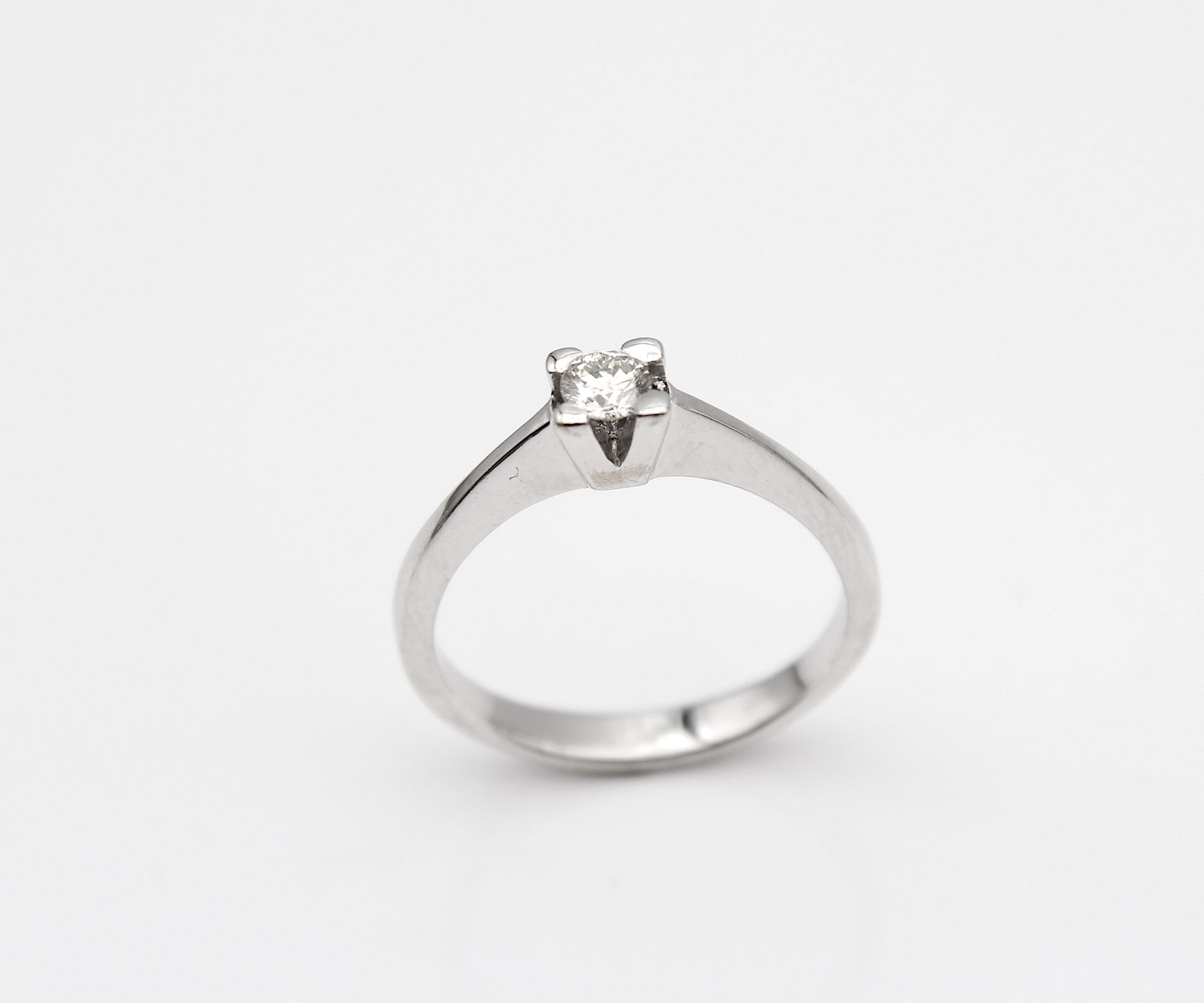 Beautiful solitaire ring with brilliant - Image 2 of 4