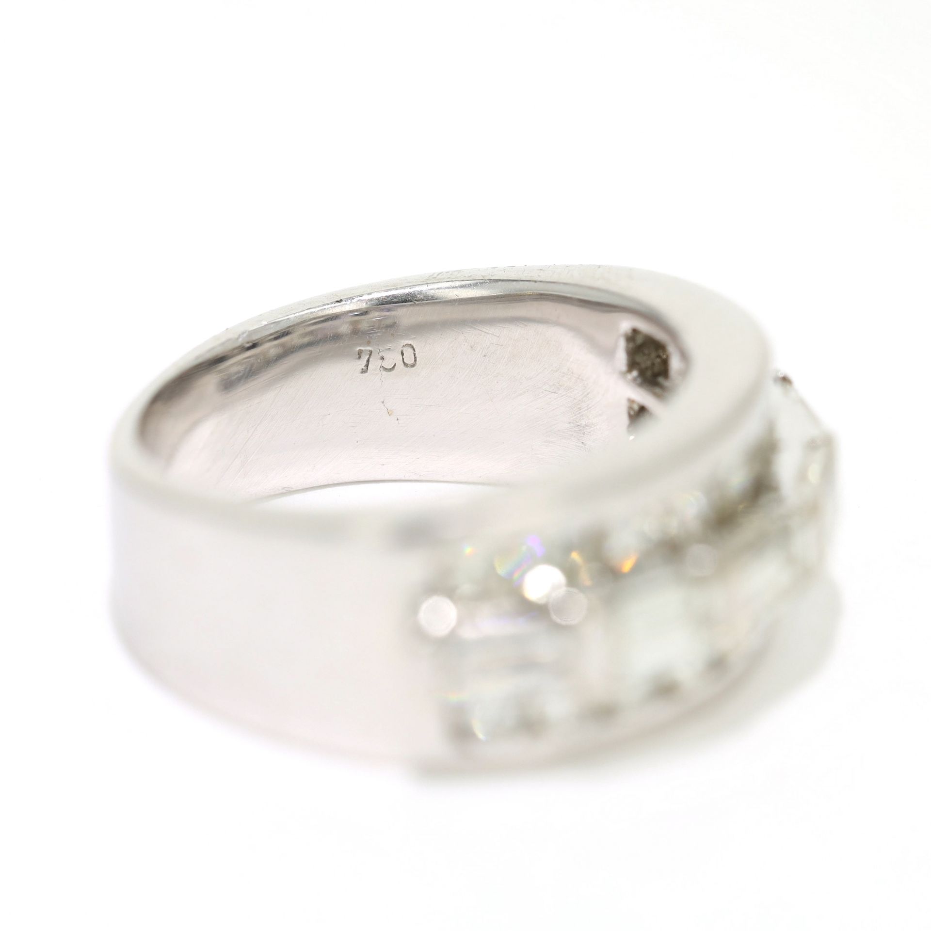 Extravaganter Ring mit ges. ca. 2,2 ct Brillanten/Diamanten - Bild 5 aus 6