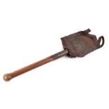 A WW1 German shovel / spade in its leather holsterCondition Report: No markings on shovel or