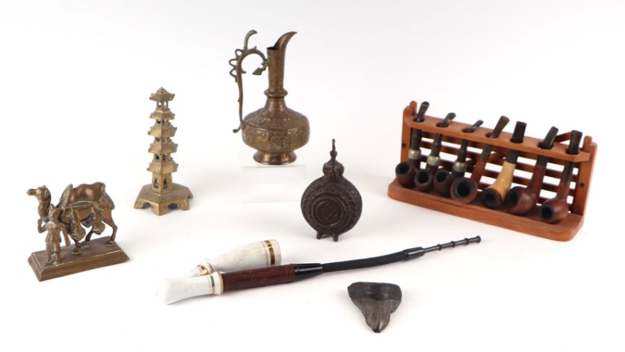 A quantity of assorted smokers items to include a collection of Brier type pipes, on a pipe rack, - Image 2 of 2