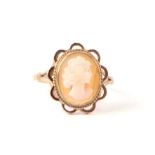 A 9ct gold cameo ring, approx UK size 'O', 2.7g.