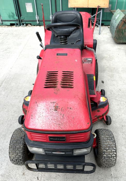 A Westwood T1600 ride-on petrol lawn mower, together with grass collection box. - Image 4 of 10