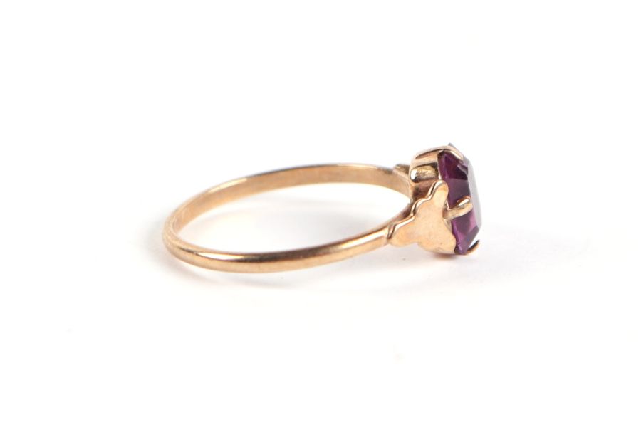 A 9ct gold and amethyst solitaire ring, approx UK size 'P', 1g. - Image 3 of 6