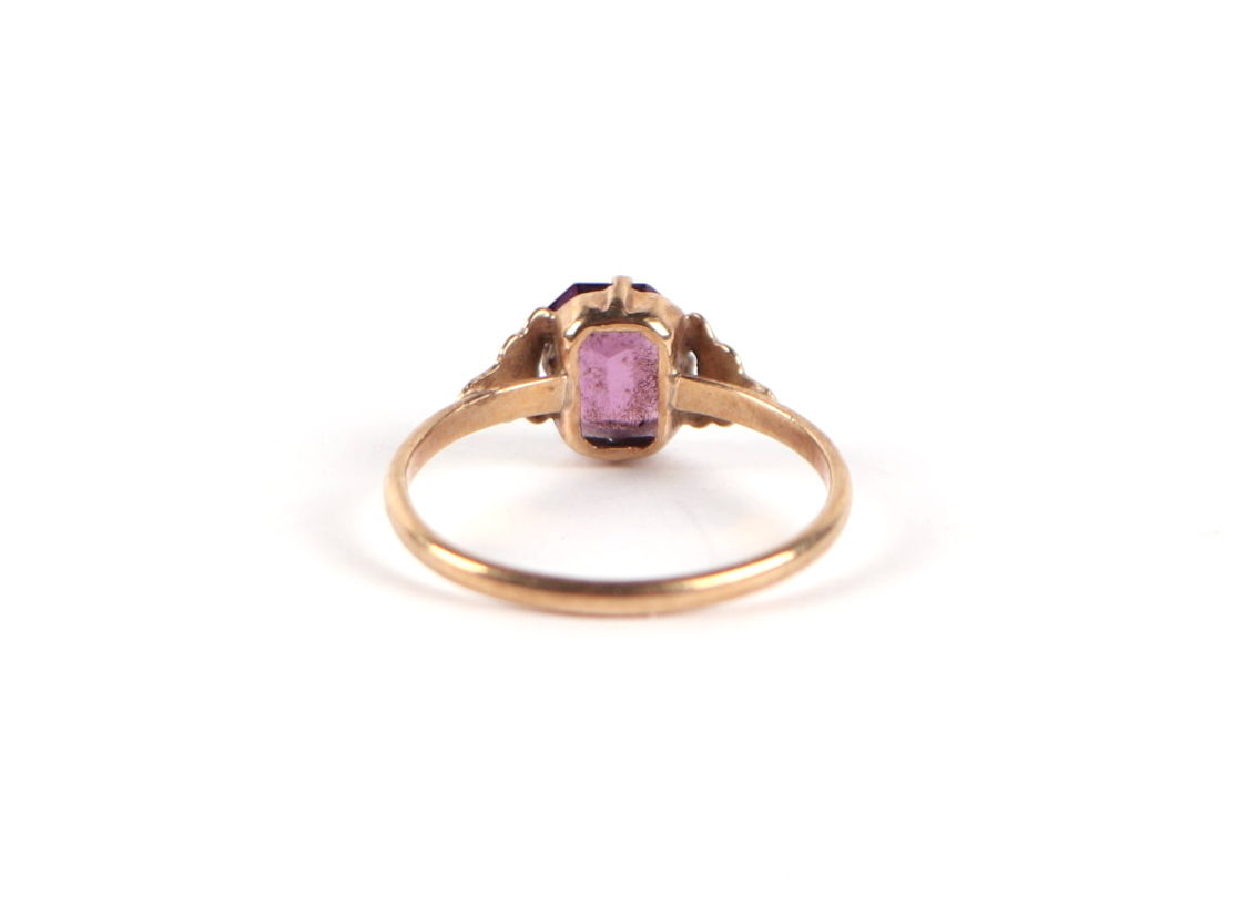 A 9ct gold and amethyst solitaire ring, approx UK size 'P', 1g. - Image 6 of 6