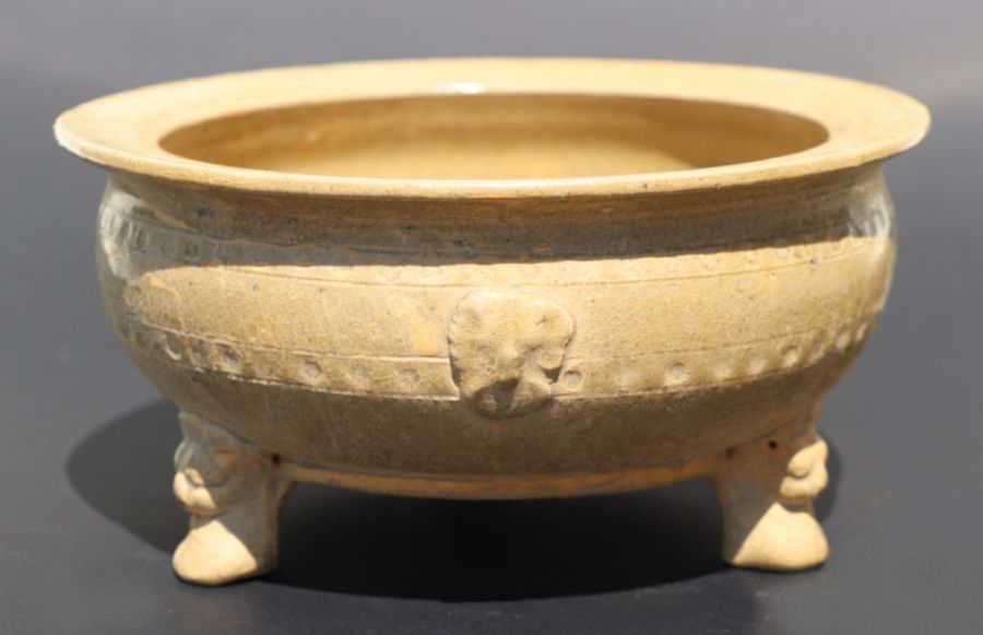 A Chinese monochrome brown glaze tripod footed bowl with incised decoration, 20cm diameter. - Image 4 of 7
