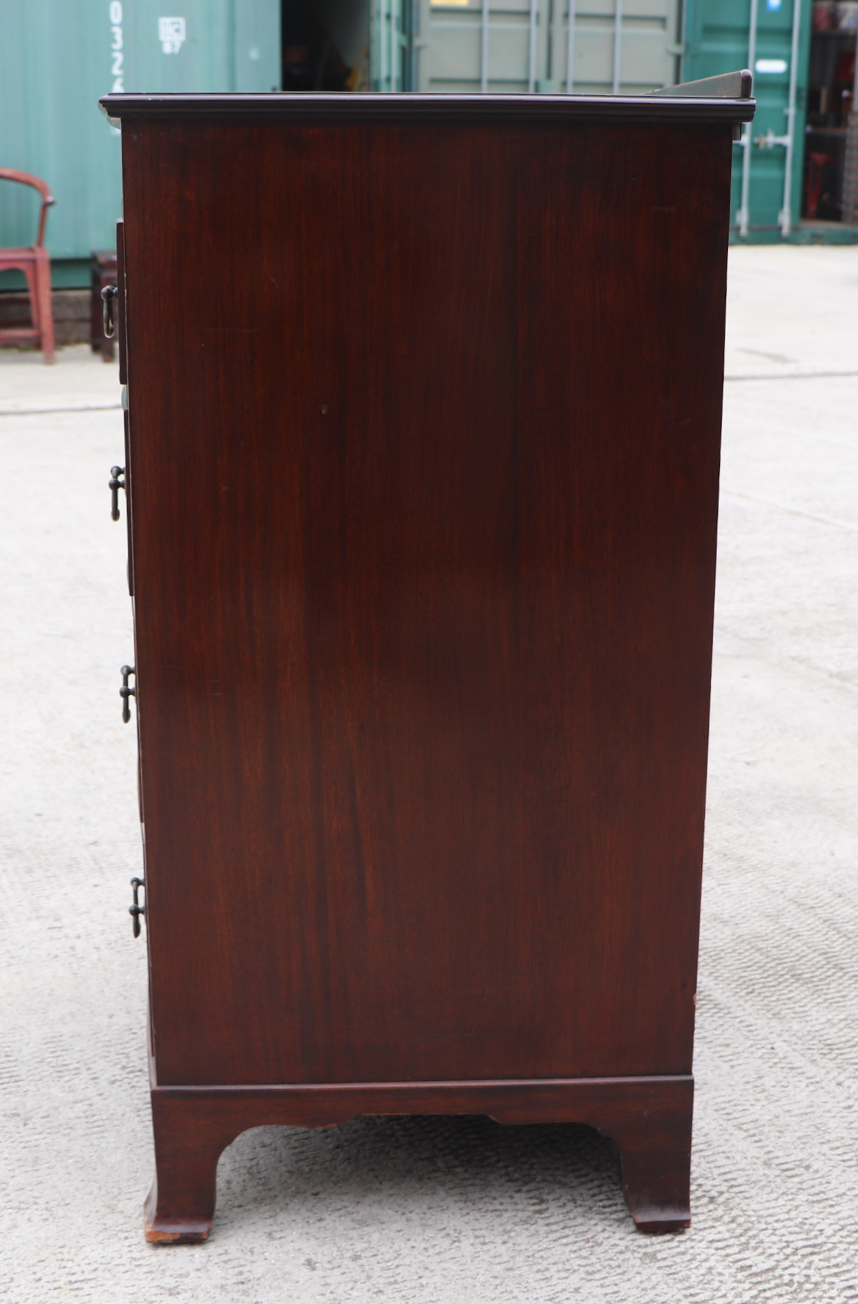 An Edwardian mahogany chest of four graduated long drawers, on bracket feet, 76cms wide. Condition - Image 5 of 13