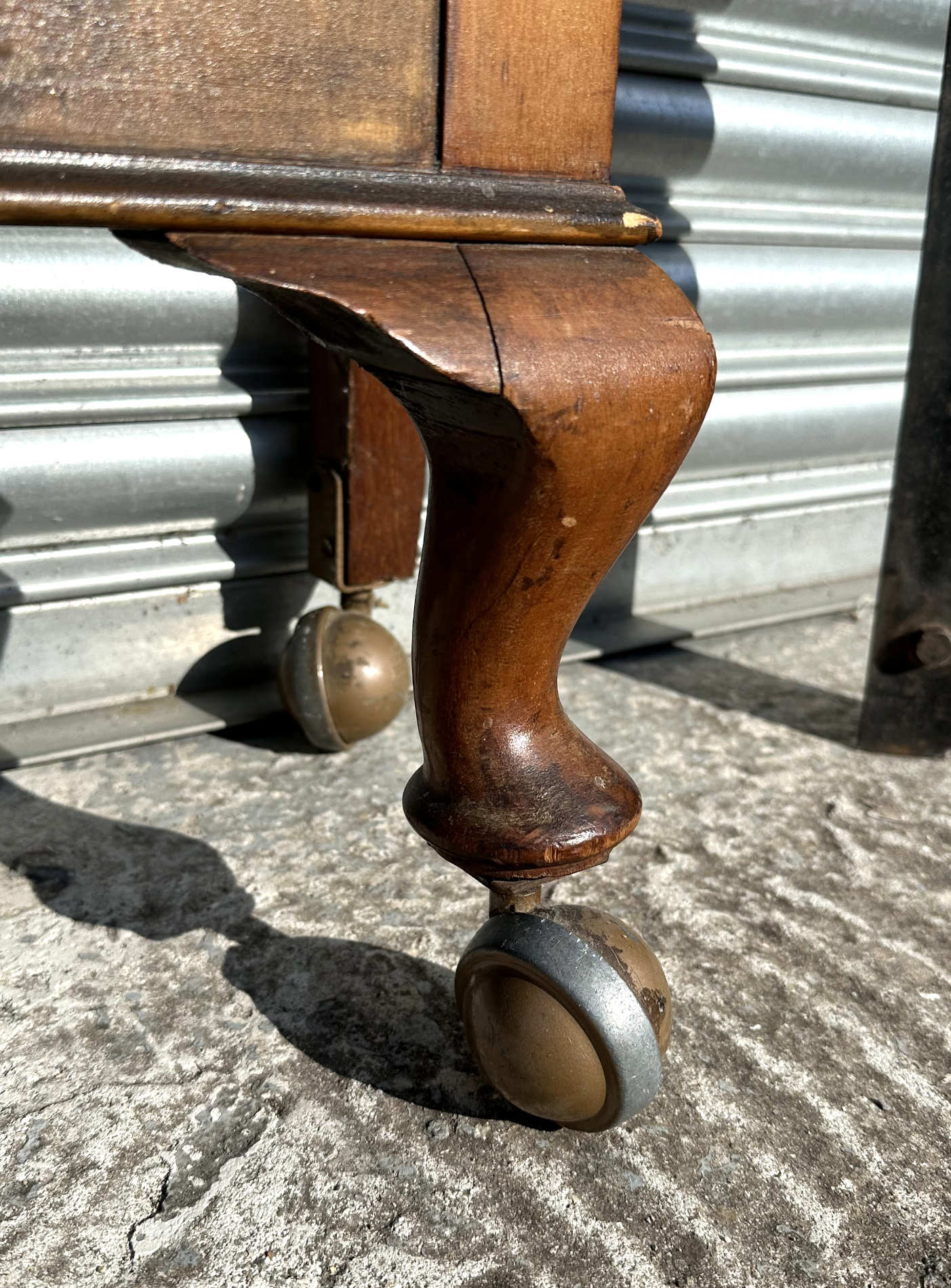 An Edwardian walnut double bed, 140cms wide. - Image 4 of 4