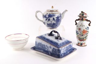 A Chinese blue & white teapot of globular form, 15cms high; together with a Willow pattern cheese