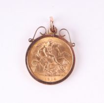 A George V 1914 half gold sovereign in a 9ct gold pendant mount, total weight 5.5g.