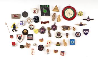 A quantity of mainly enamel badges