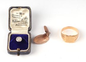 A Georgian yellow metal signet ring, approx UK size 'T', 8.8g; together with a 9ct gold cufflink,