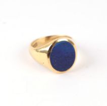 An 18ct gold and lapis lazuli signet ring, approx UK size 'P', 10g. Condition Report There is