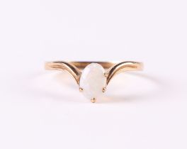 A 9ct gold opal ring, approx UK size 'Q', 1.6g.