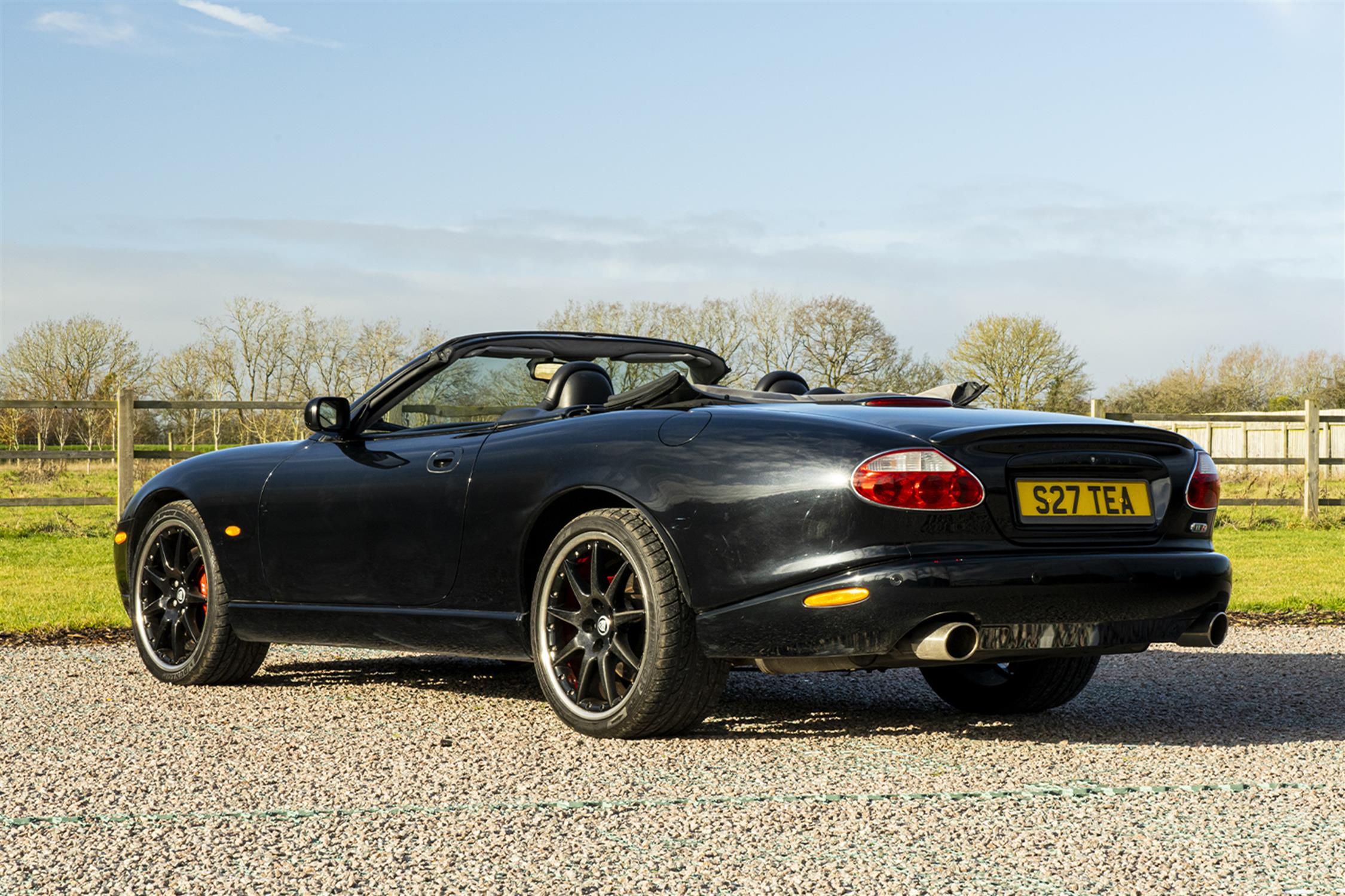 2004 Jaguar XKR Convertible Carbon Edition - Image 4 of 10