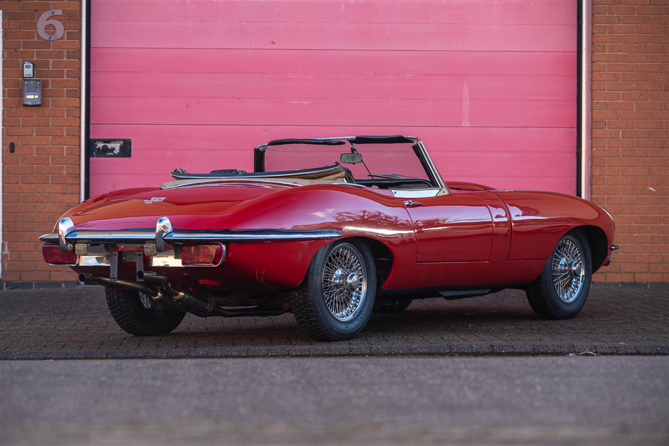 1969 Jaguar E-Type Series 2 4.2-Litre Roadster - Image 4 of 10