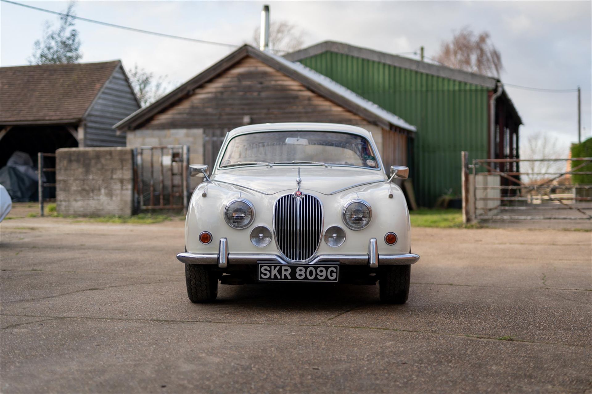 1968 Jaguar 240 Saloon - Manual - Image 3 of 10