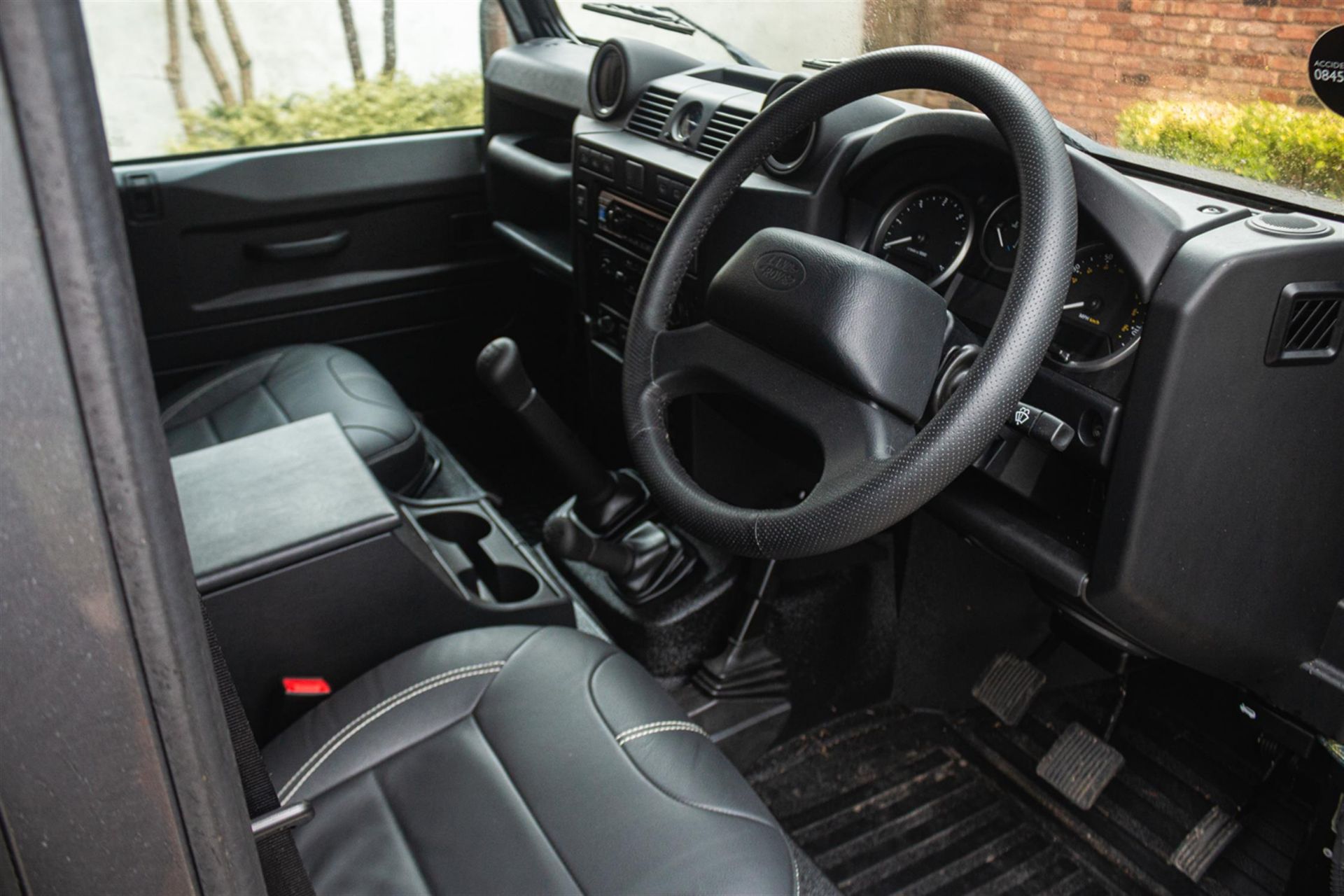 2014 Land Rover Defender 2.2 110 XS TD D/C - 935 Miles - Image 2 of 10