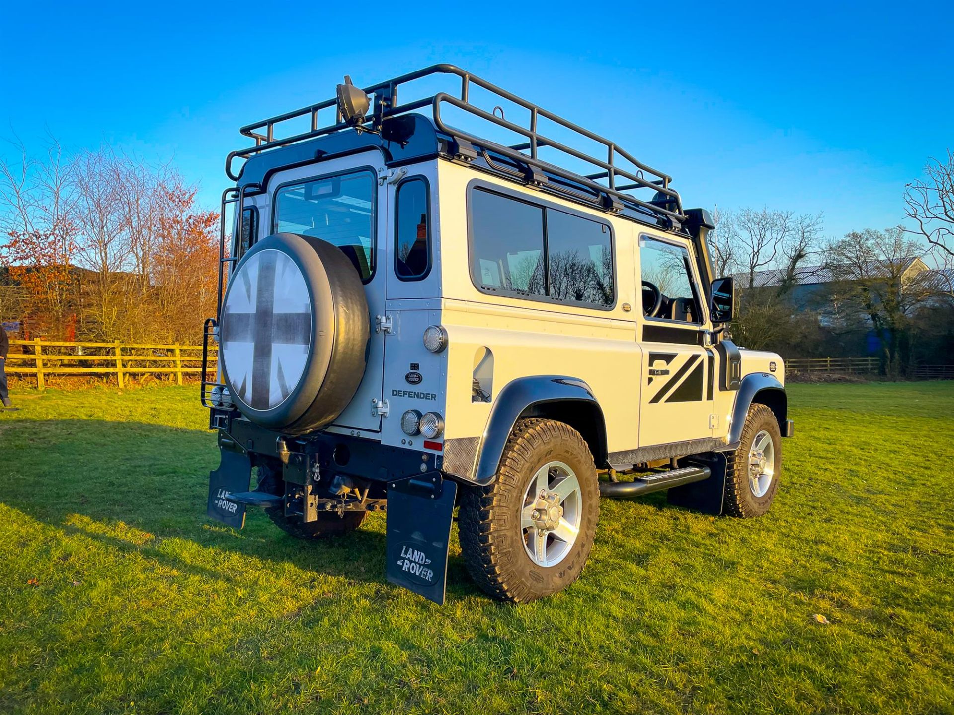 2015 Land Rover Defender 90 Landmark Edition - Image 9 of 10