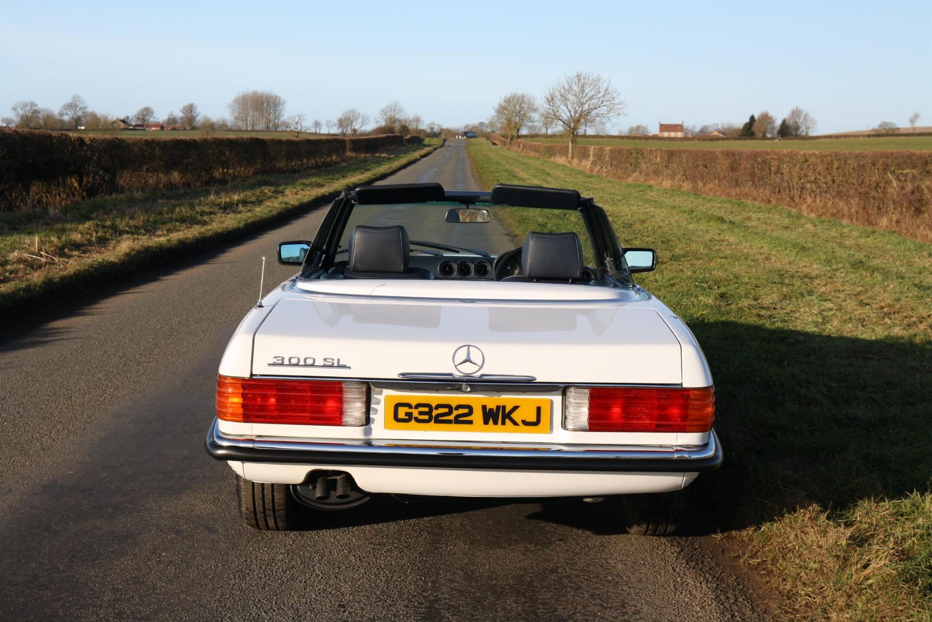 1989 Mercedes-Benz (R107) 300SL - Image 7 of 10