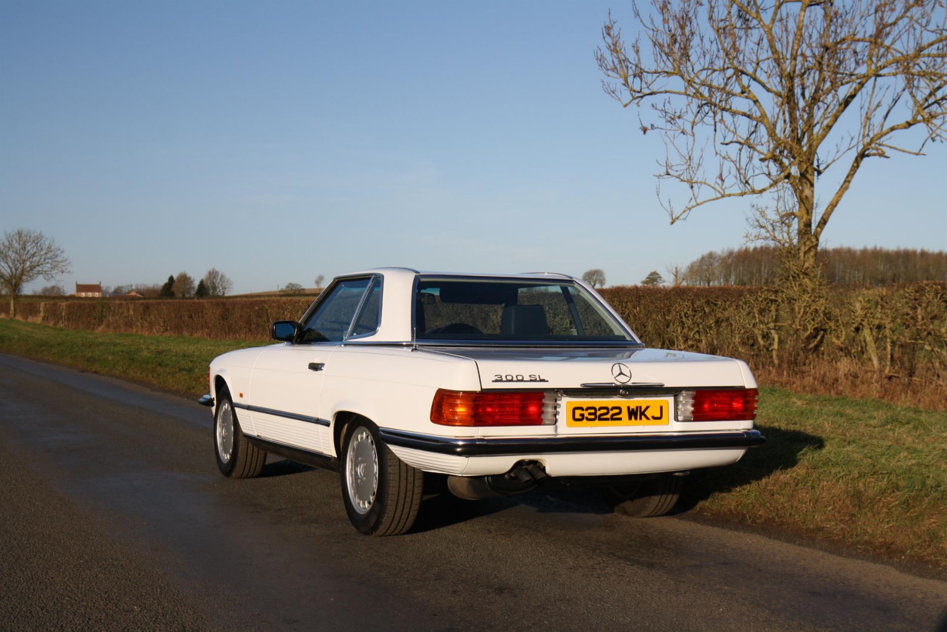 1989 Mercedes-Benz (R107) 300SL - Image 4 of 10