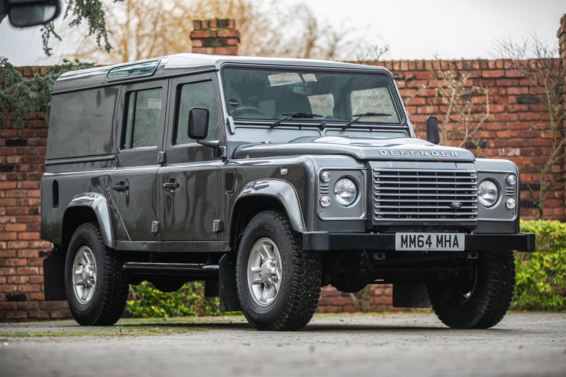 2014 Land Rover Defender 2.2 110 XS TD D/C - 935 Miles