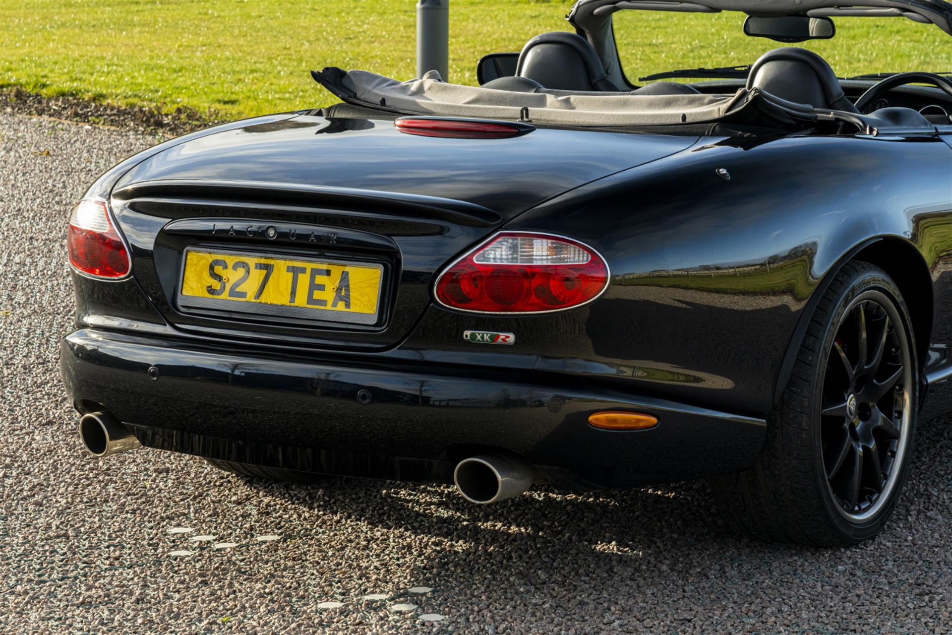 2004 Jaguar XKR Convertible Carbon Edition - Image 9 of 10