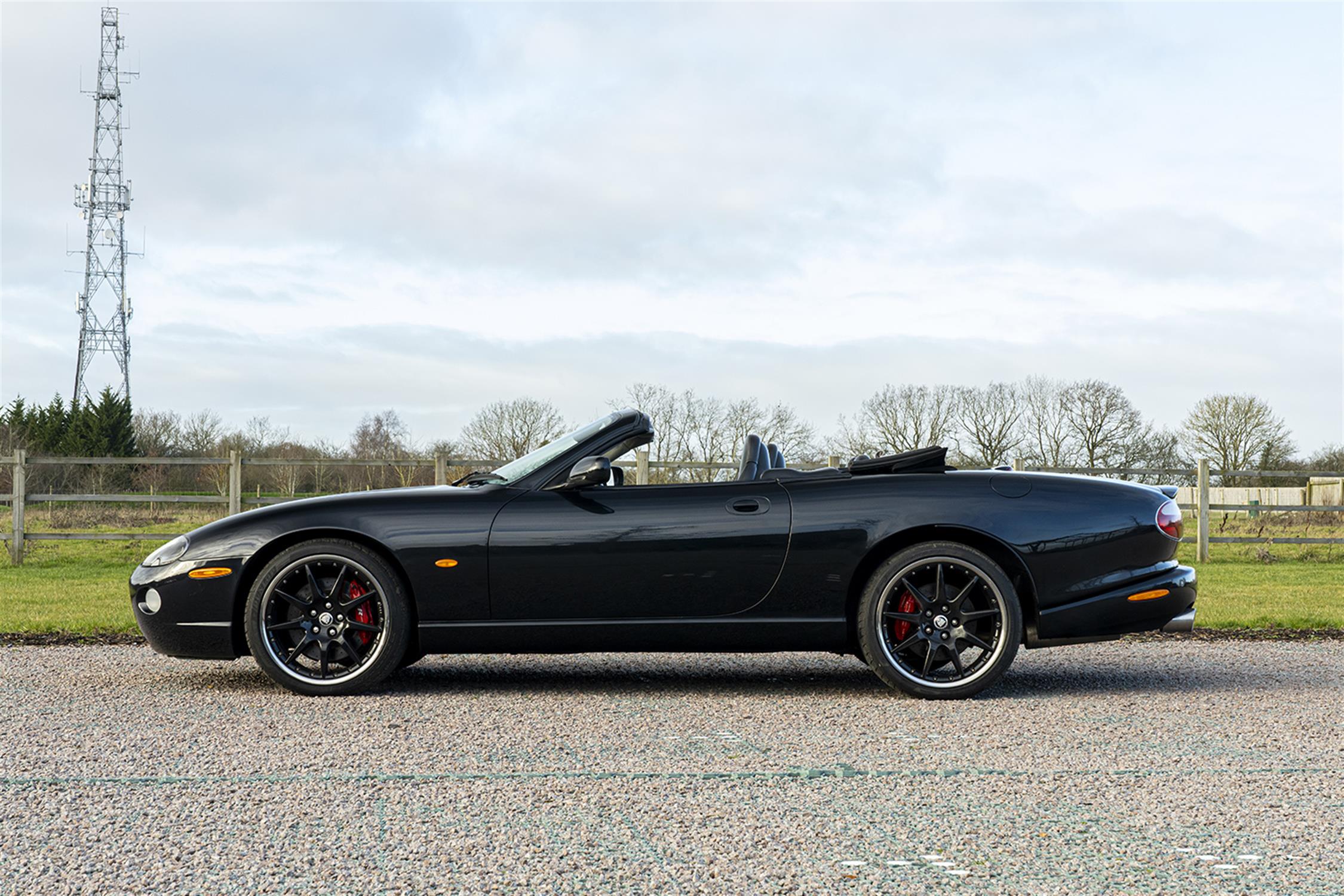 2004 Jaguar XKR Convertible Carbon Edition - Image 5 of 10