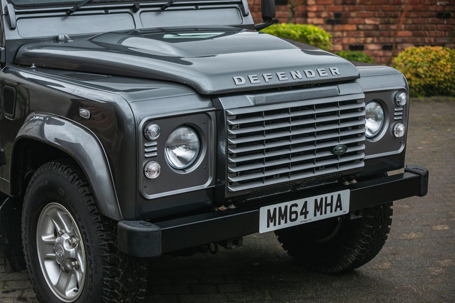 2014 Land Rover Defender 2.2 110 XS TD D/C - 935 Miles - Image 8 of 10