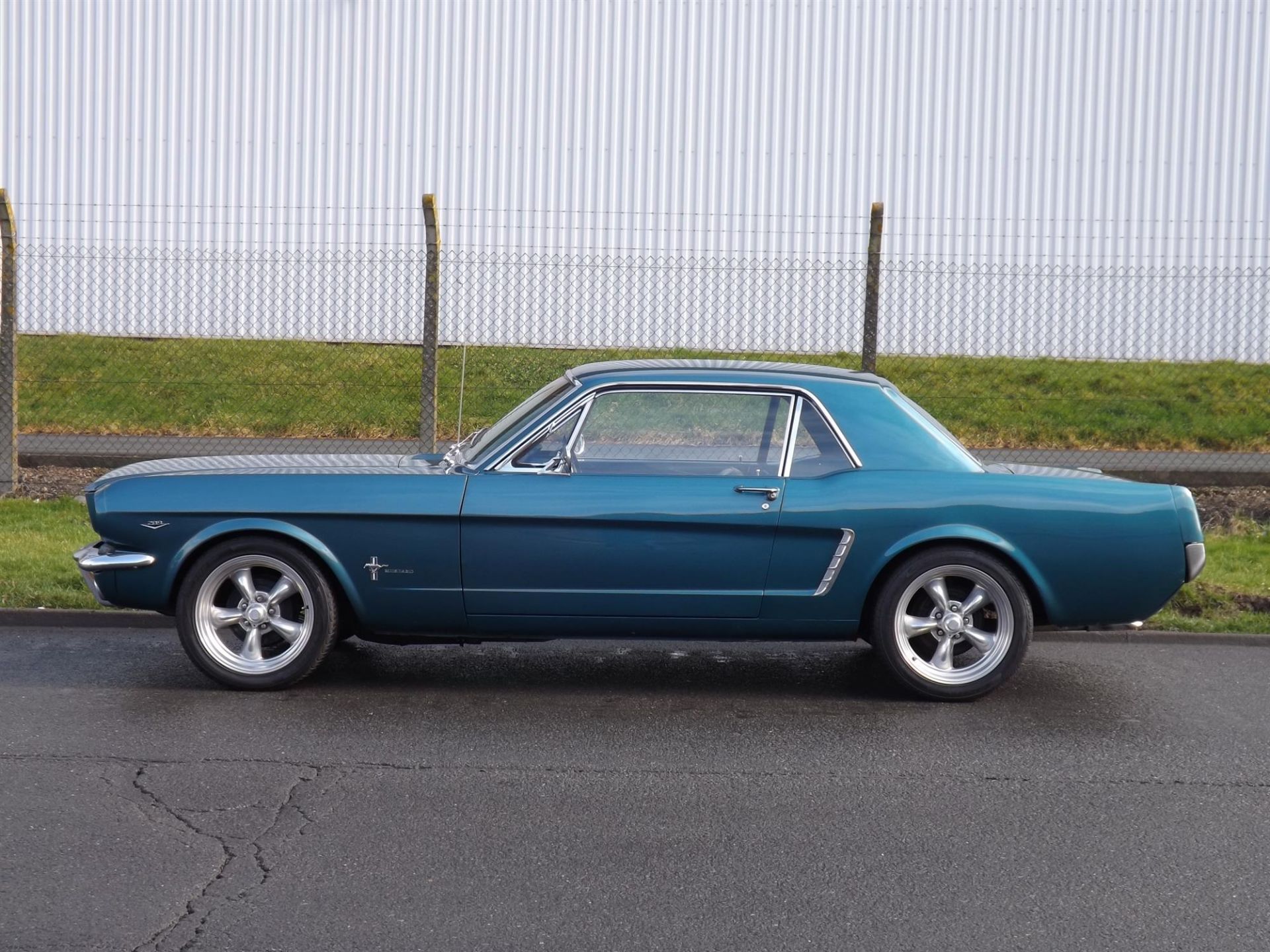 1964 Ford Mustang 289 V8 Notchback - Manual - Image 5 of 10