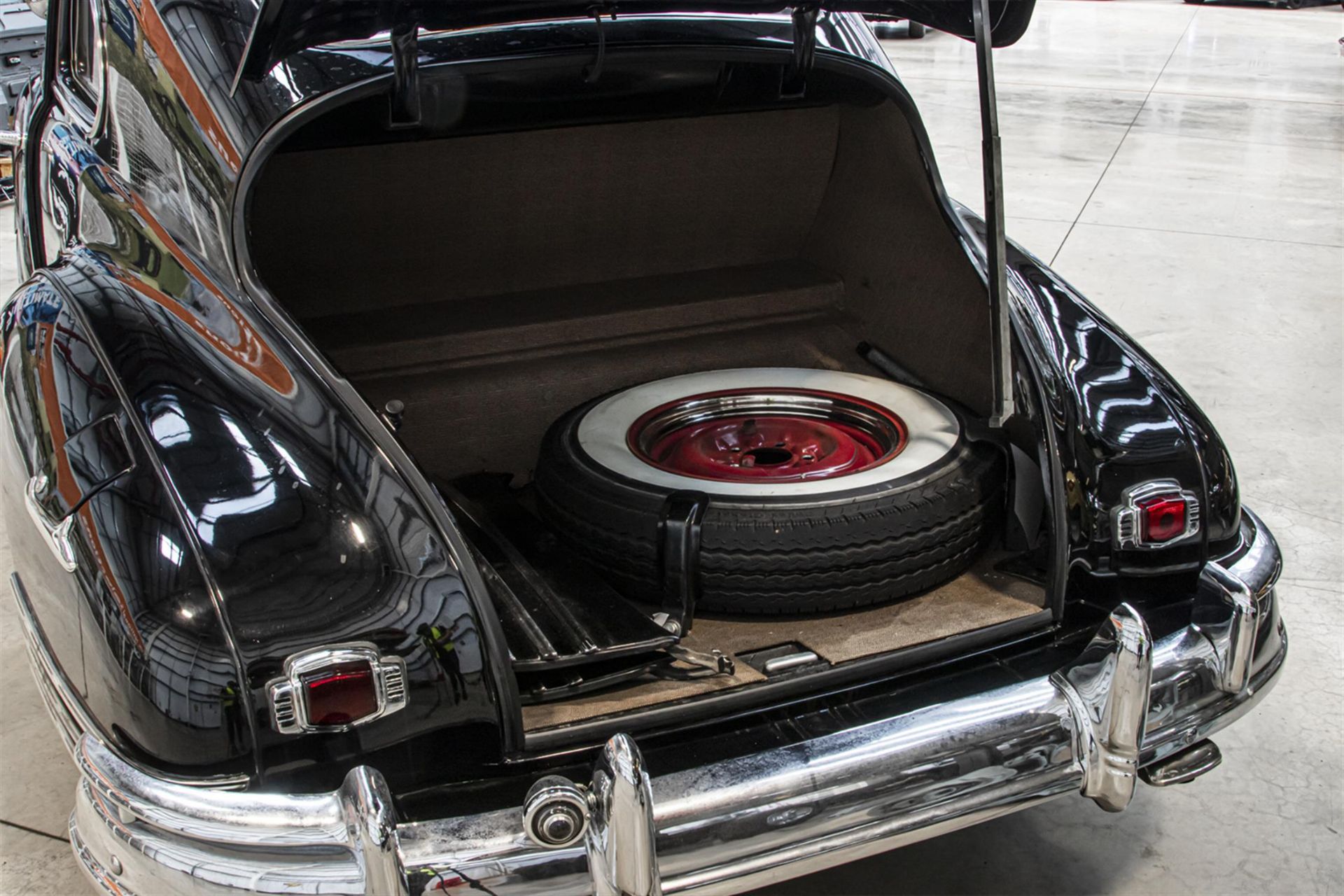 1946 Pontiac Streamliner 2-Door Coupe - Image 7 of 10