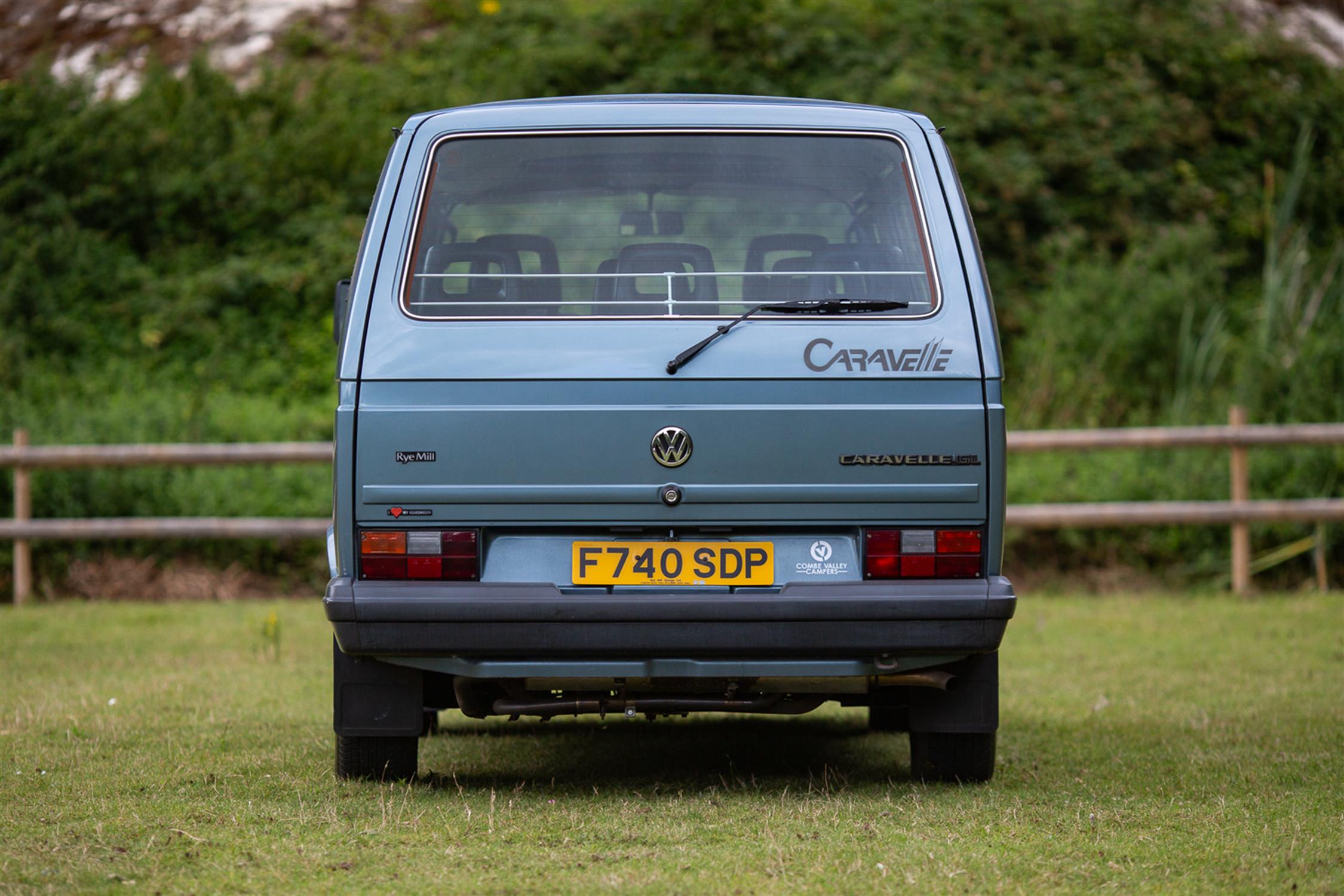 1989 Volkswagen Caravelle T3/Type 25 - 18,495 miles from new - Image 7 of 10