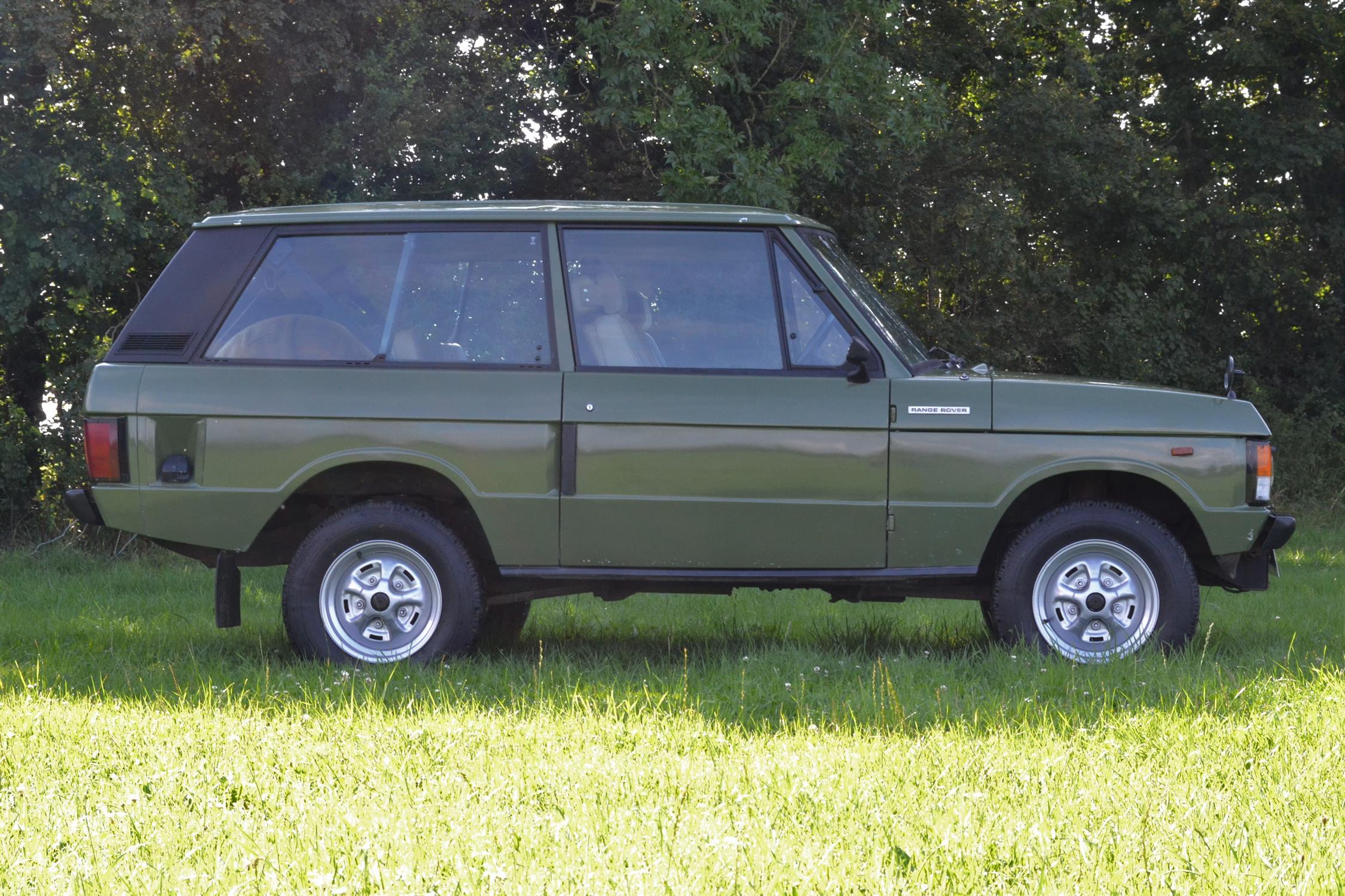 **SOLD PRE-AUCTION**1981 Range Rover Two Door Classic - Image 4 of 10