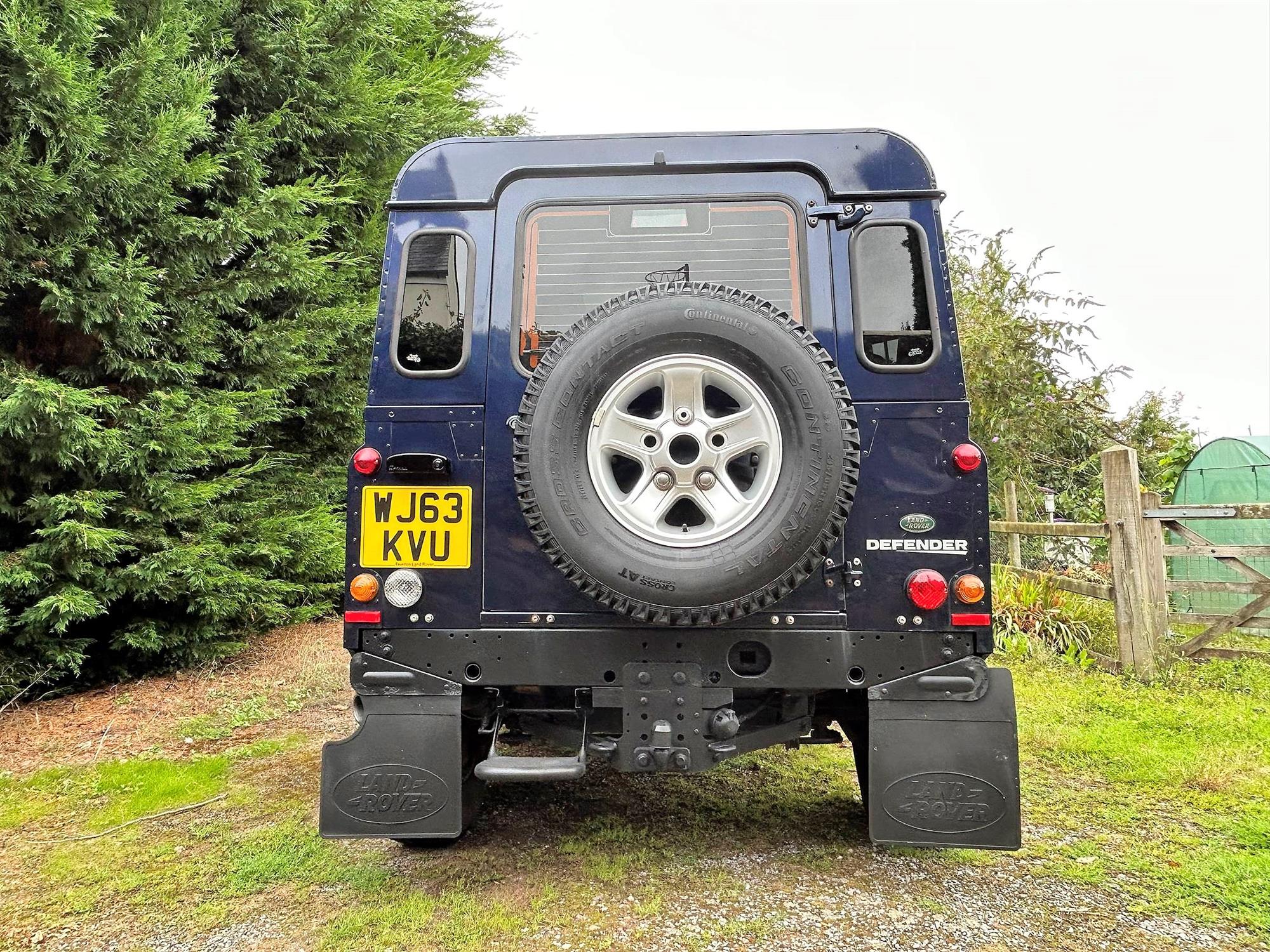 2013 Land Rover Defender 90 2.2TDCi XS Station Wagon - Image 7 of 10