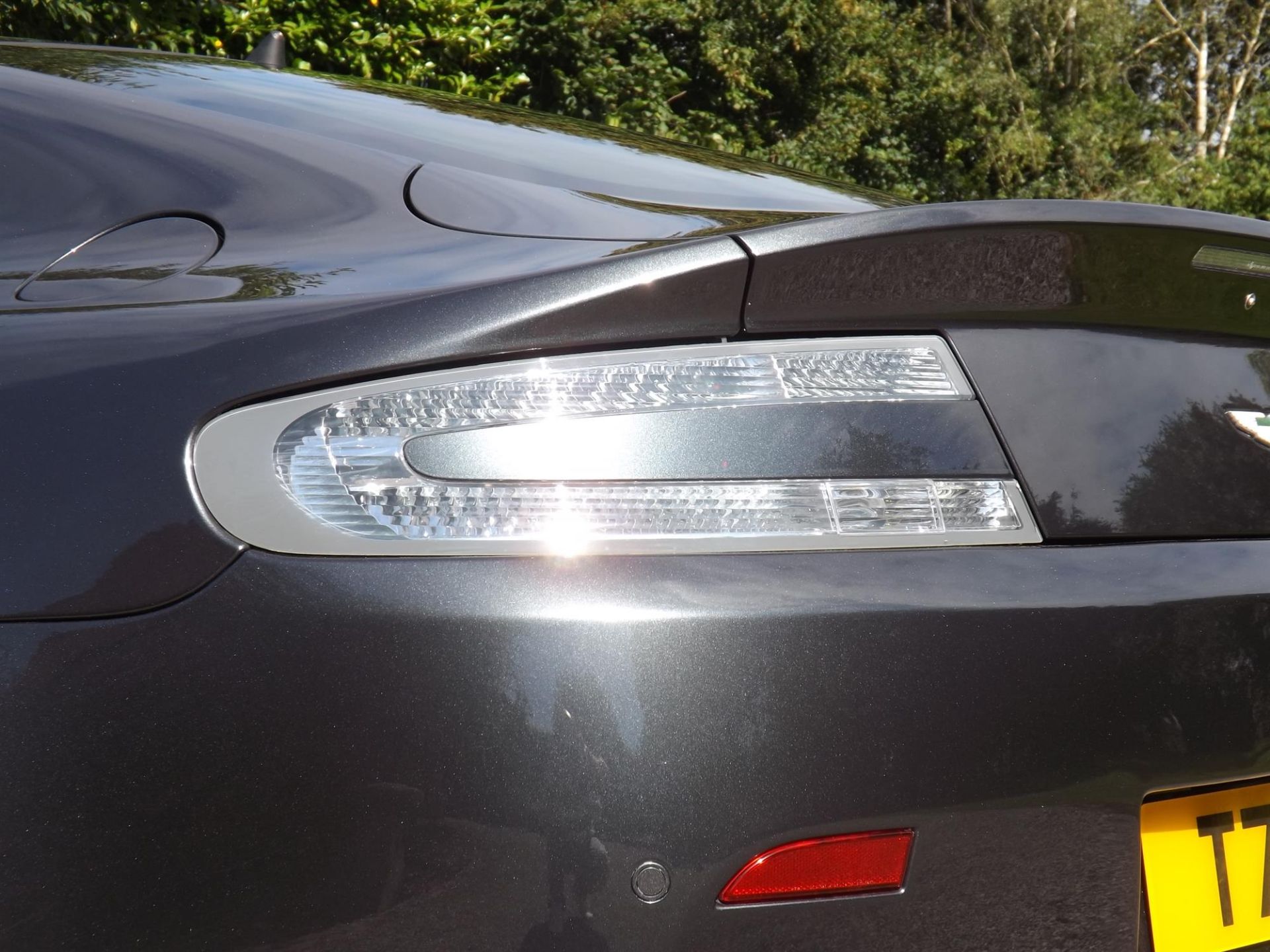 2006 Aston Martin V8 Vantage Coupé - Manual - Image 7 of 10
