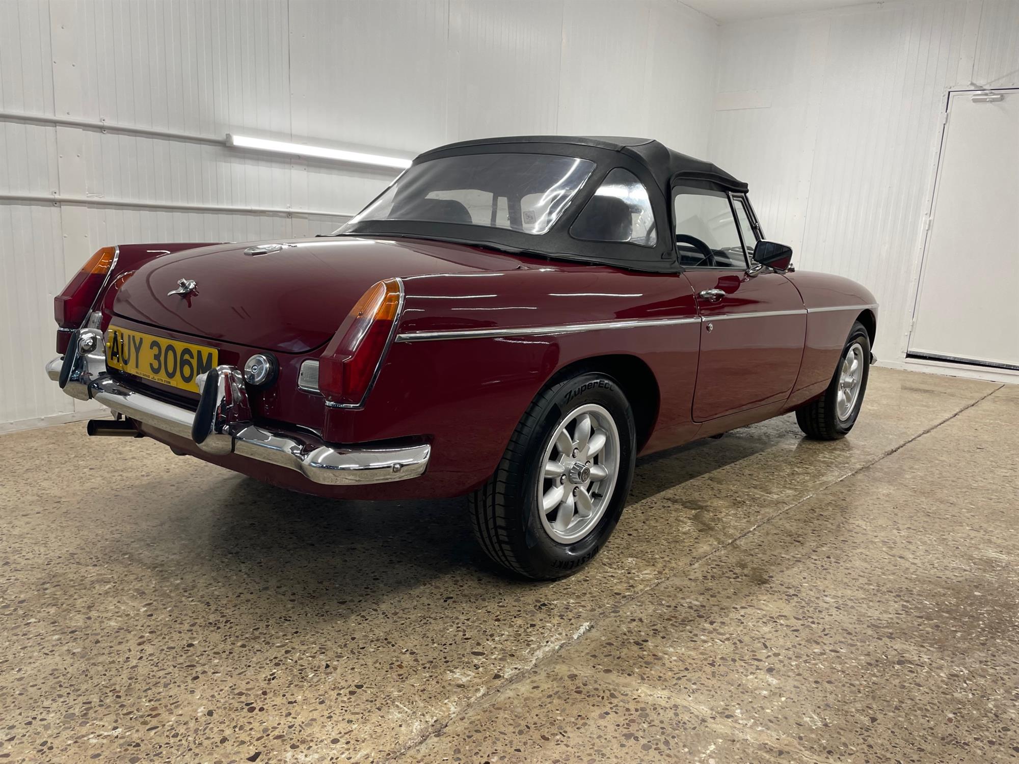 1974 MG B Roadster (Oselli) - Manual/Overdrive - Image 4 of 6