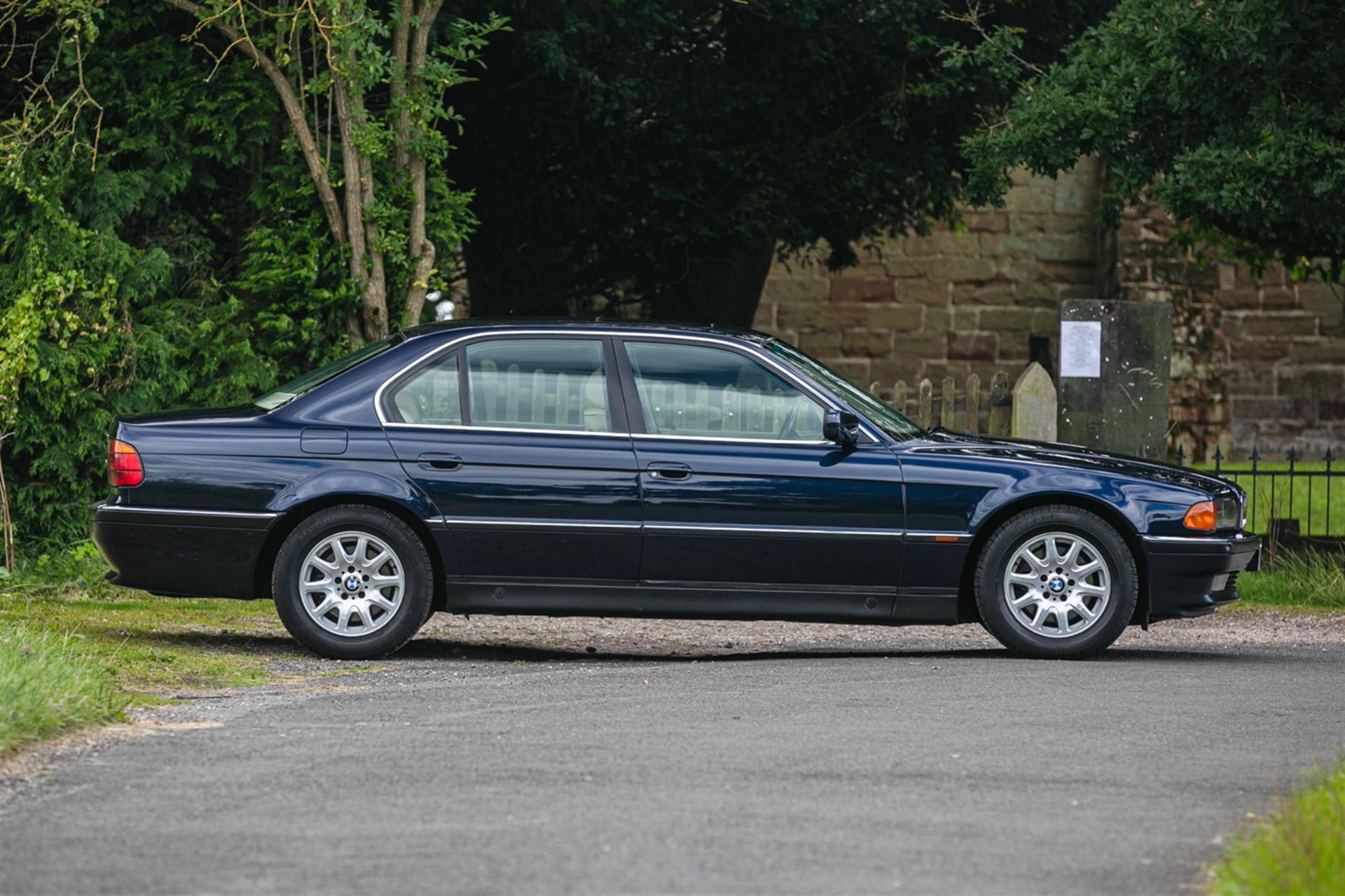1998 BMW 740i (E38) - Image 5 of 10