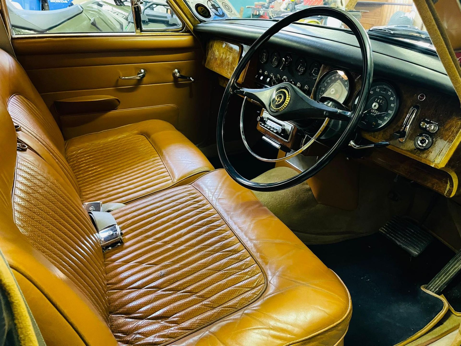 1968 Daimler V8-250 Saloon - Image 2 of 10