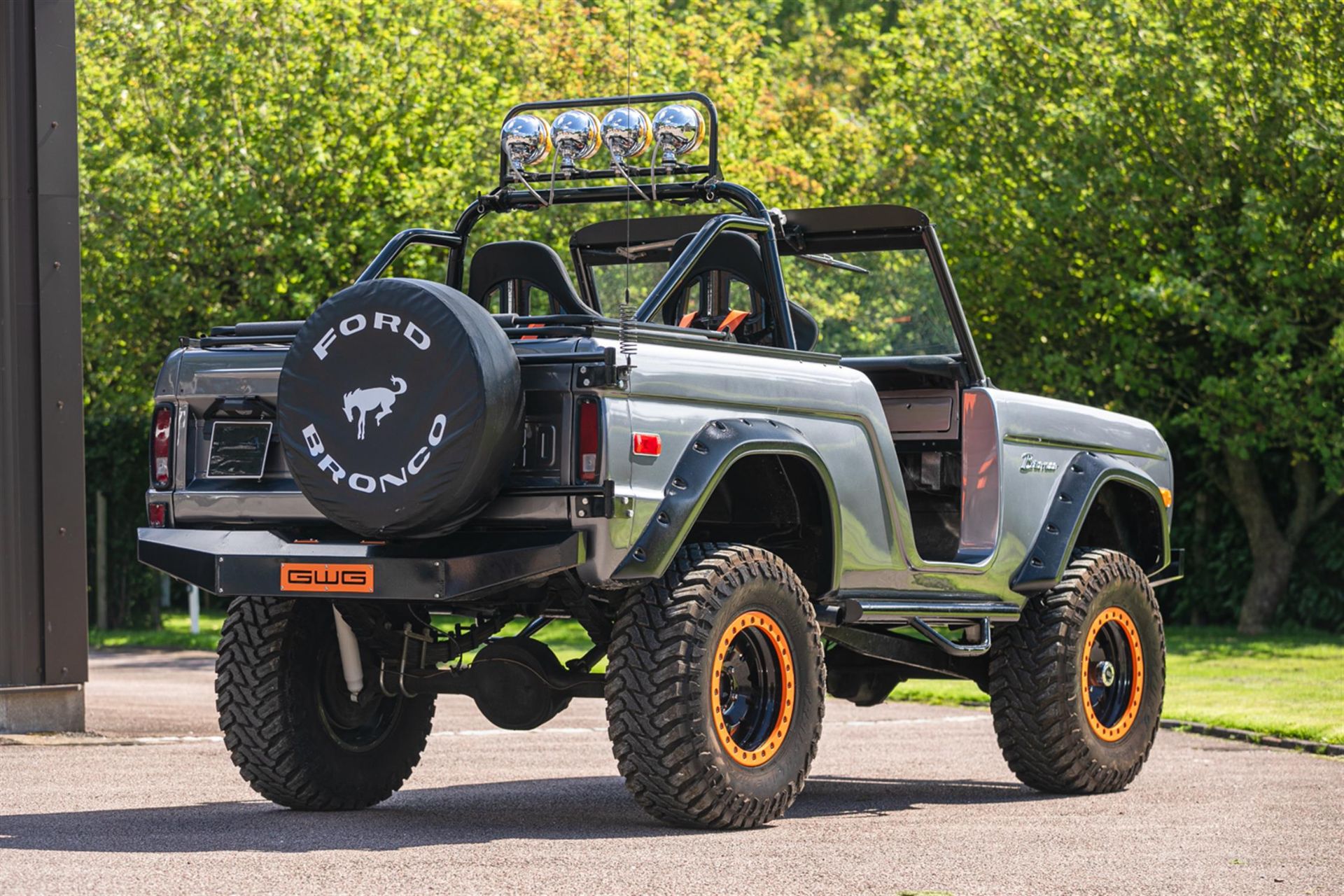 1973 Ford Bronco Custom-ex-Shane Lynch - Image 4 of 10