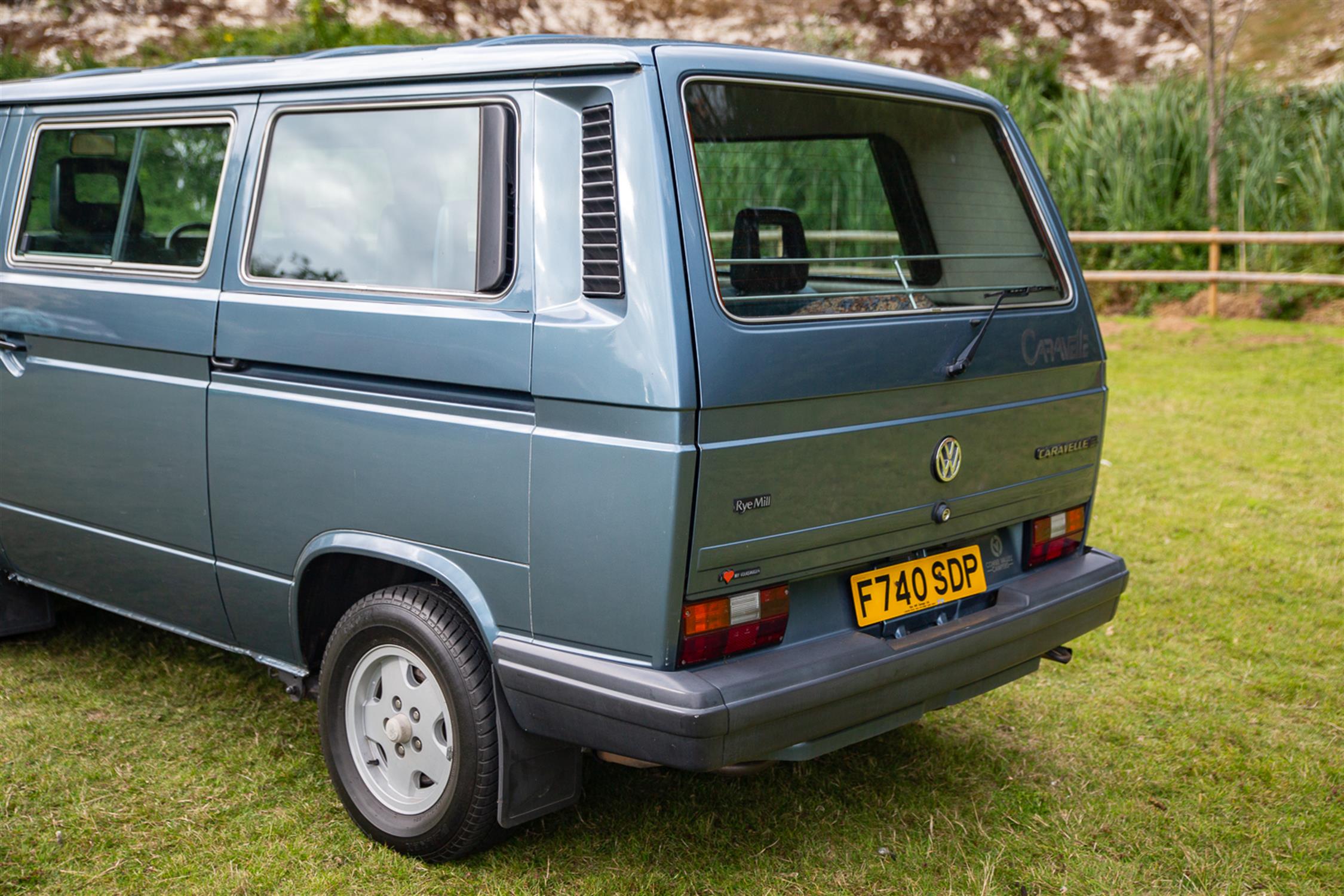 1989 Volkswagen Caravelle T3/Type 25 - 18,495 miles from new - Image 9 of 10