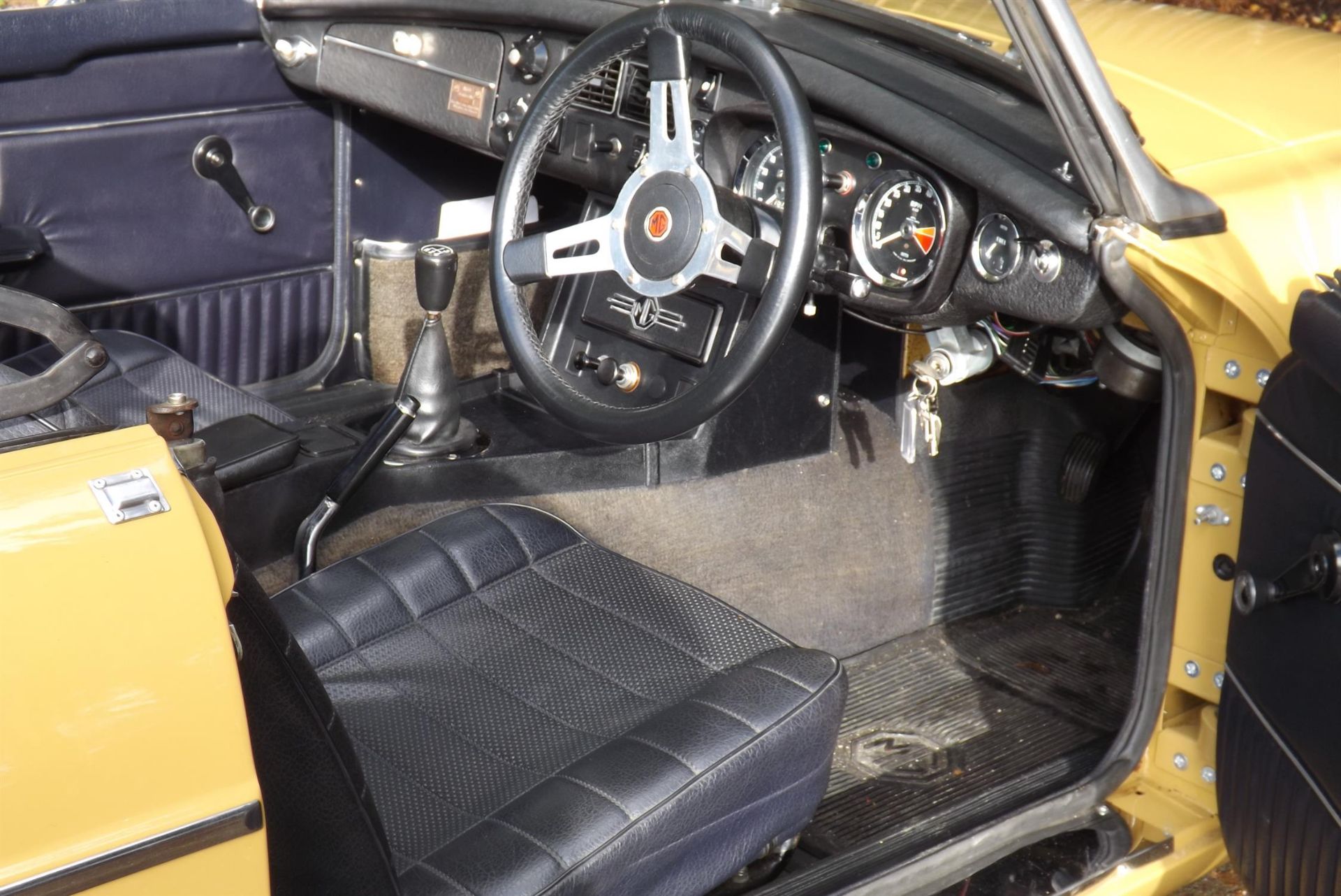 1974 MG B Roadster - Image 2 of 10