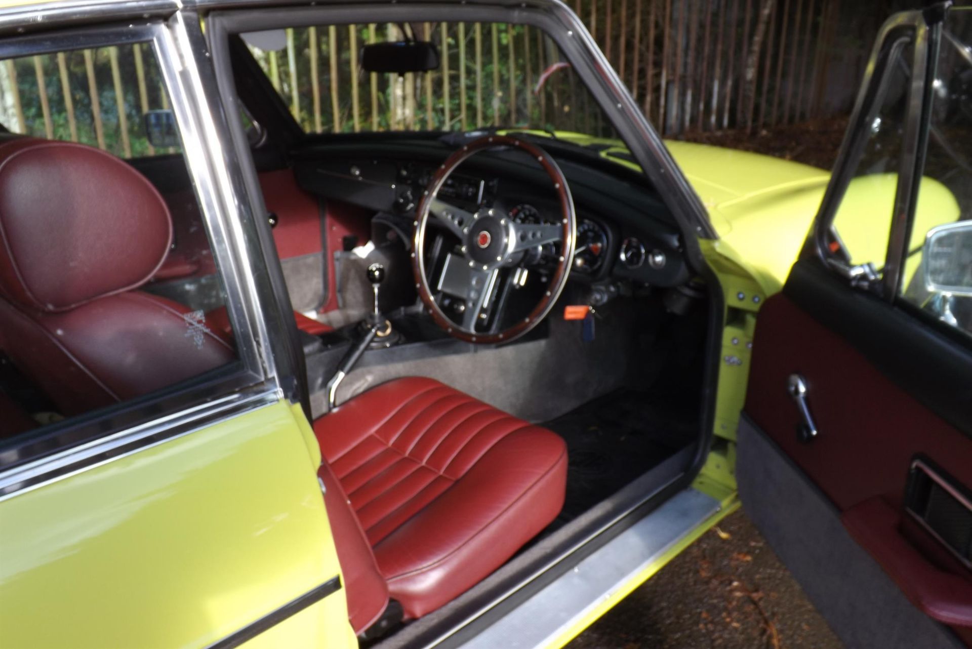 1974 MG B GT - Image 2 of 10