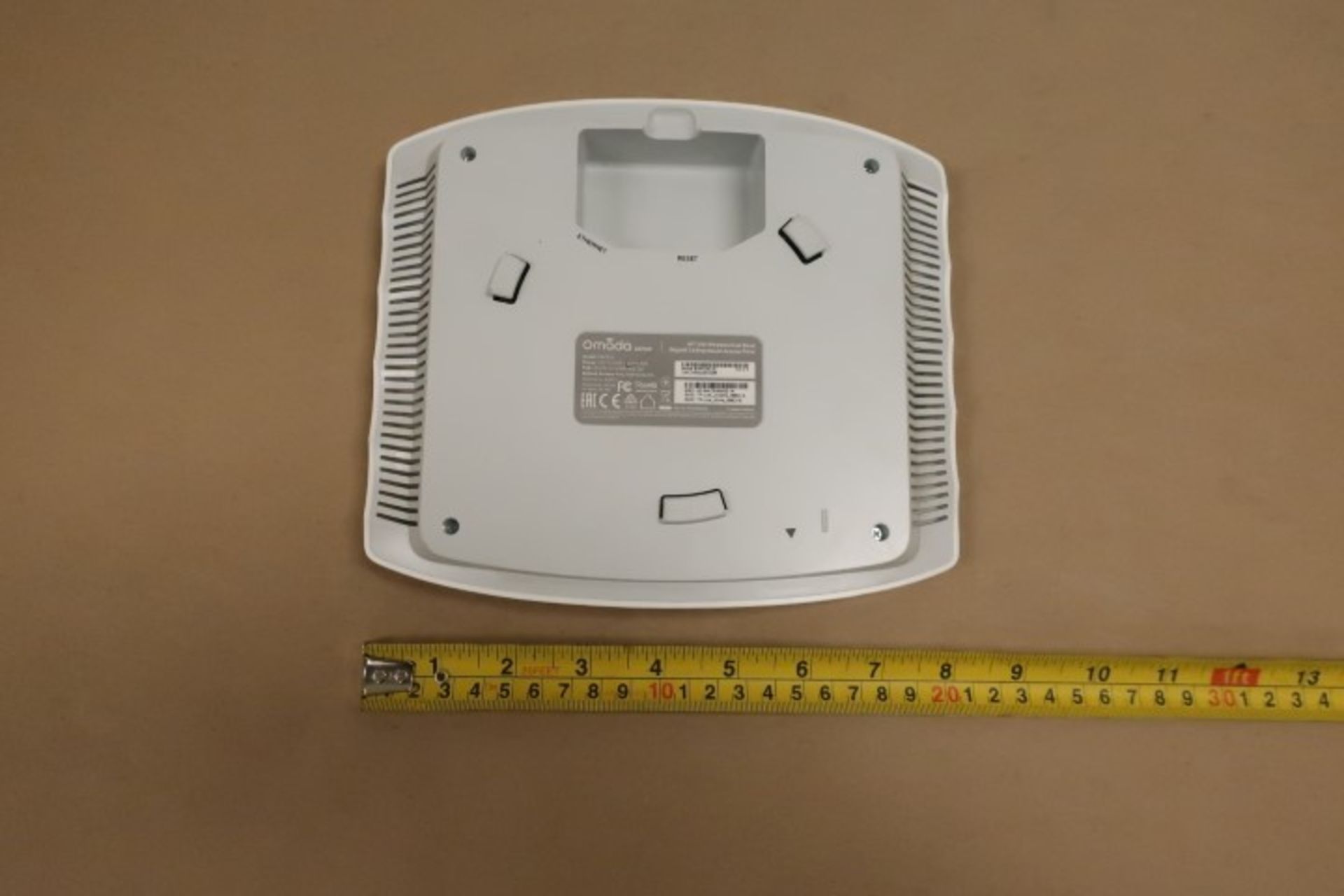 OMADA TPLINK EAP225, AC1350 WIRELESS ACCESS POINT - Image 2 of 3