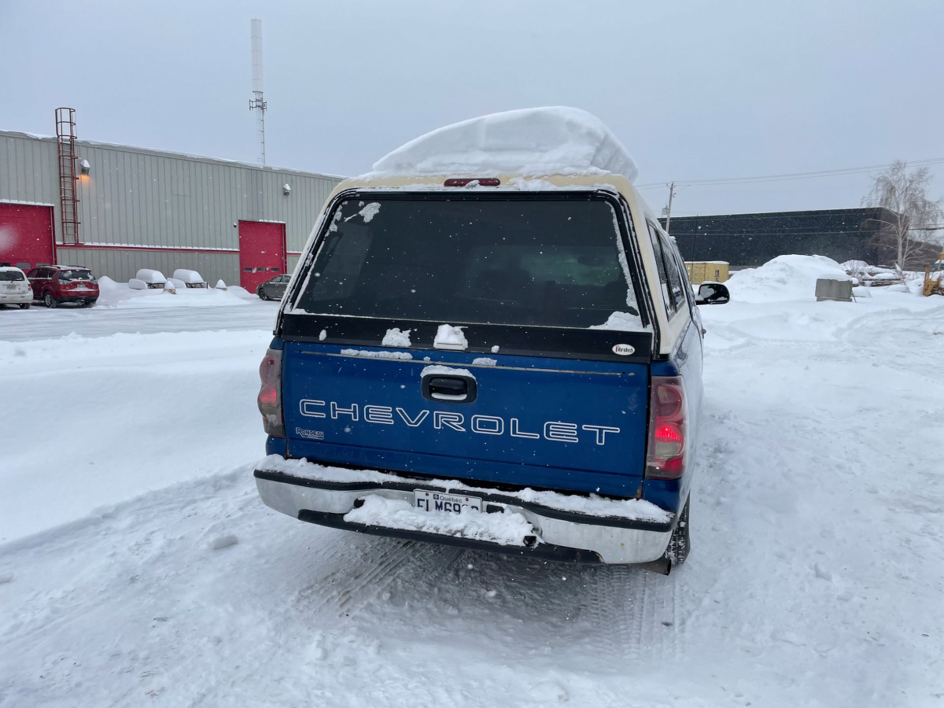 2003 CHEVROLET SILVERADO 1500, V8 5.3L, VIN# 1GCEC19Z83Z256343, W/ FIBERGLASS BOX - Image 4 of 5