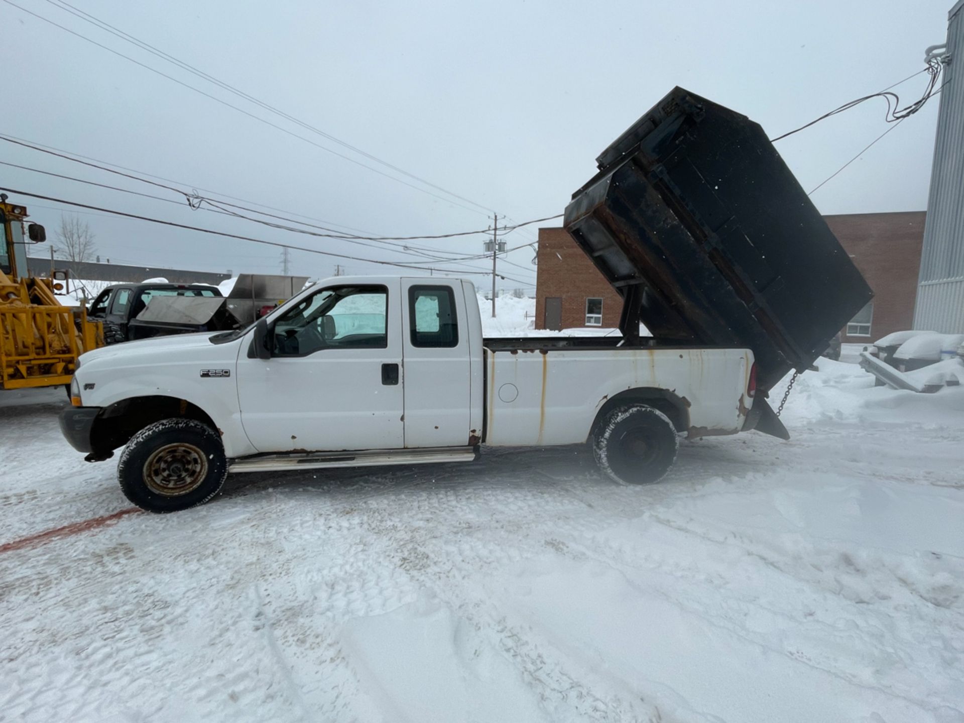 2003 FORD F250XL SUPER DUTY, 250,000 KM, V10 6.8L, 4X4, AUTO, TRANSMISSION, VIN# 1FTNX21S14EB43271