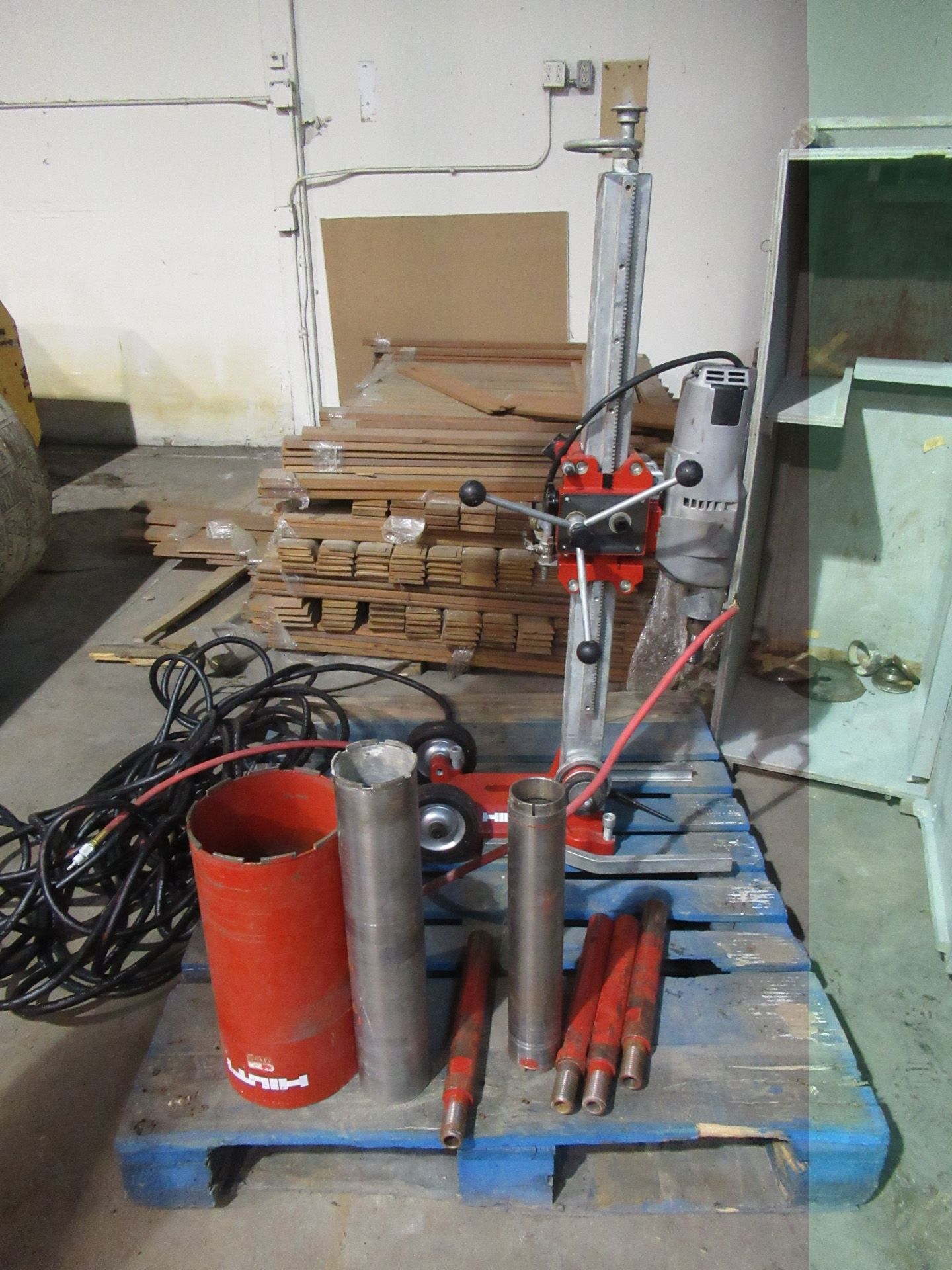 MILWAUKEE DYMODRILL #4094 CORE DRILL W/ STAND - Image 2 of 2