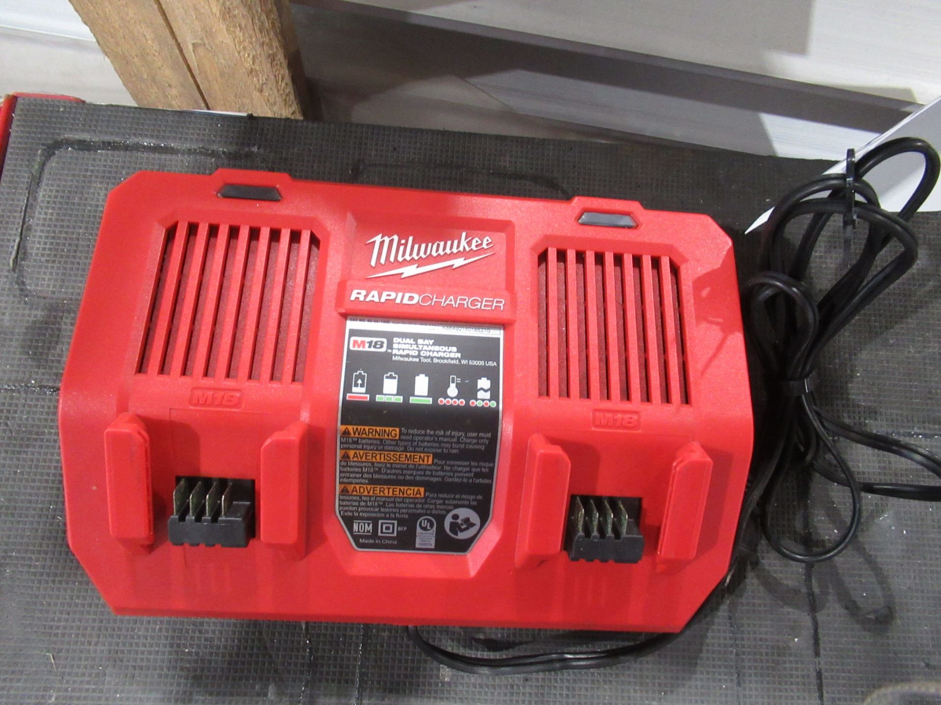 MILWAUKEE M18 FAST CHARGING DUAL CHARGER