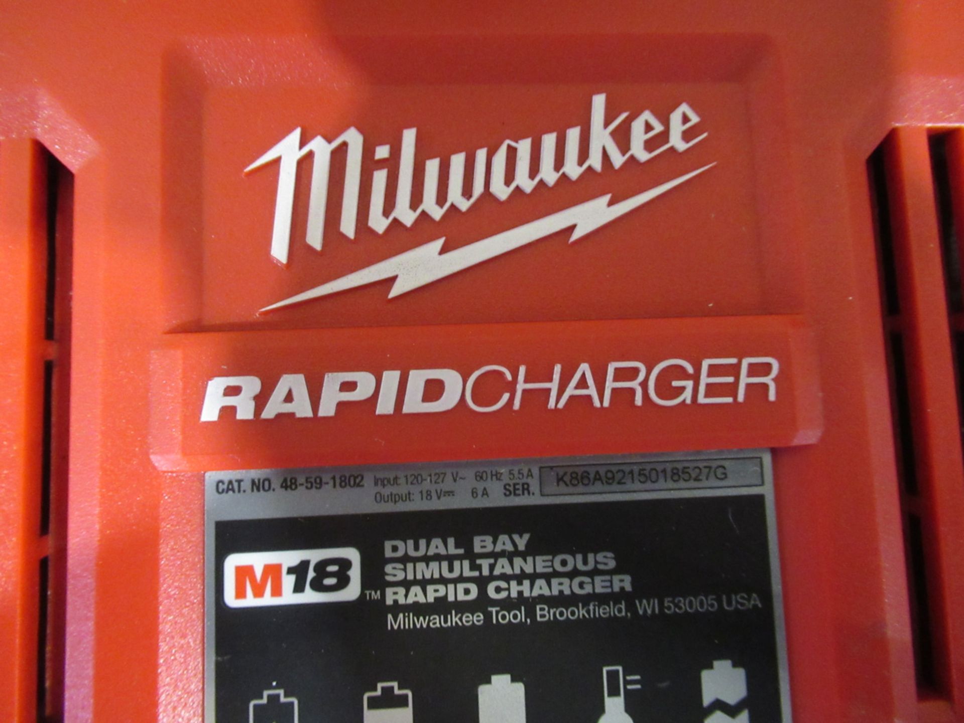 MILWAUKEE M18 FAST CHARGING DUAL CHARGER - Image 2 of 2