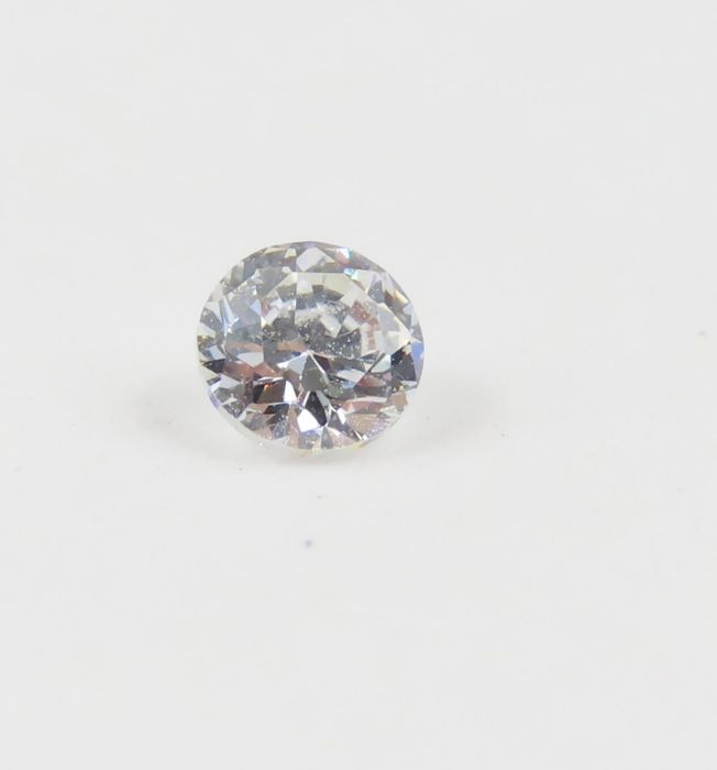 A loose round brilliant cut diamond, 0.10ct, toget - Image 2 of 5