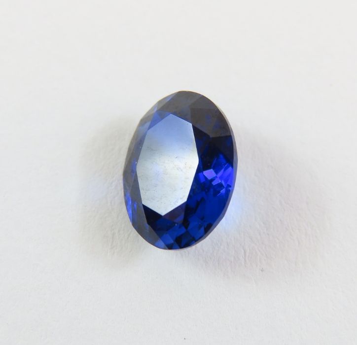 A loose synthetic sapphire, 2.83ct; a collection o - Image 6 of 20